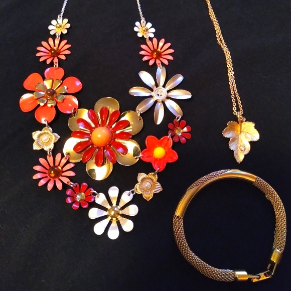 Avon Jewelry - Avon lot